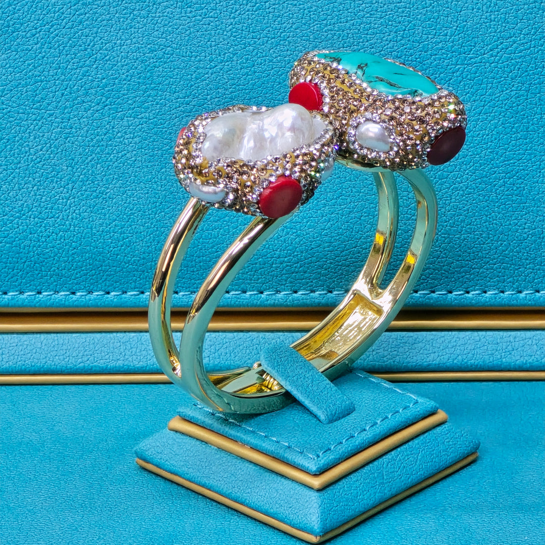 Statement  Bangle with Baroque Pearl and Turquiose