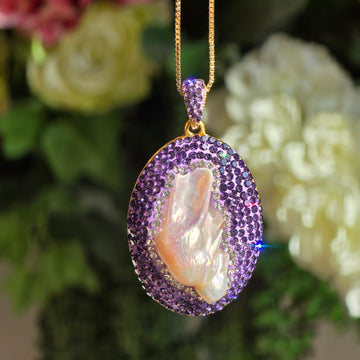 Freshwater pearl pendant with Light Purple Austrian Crystals
