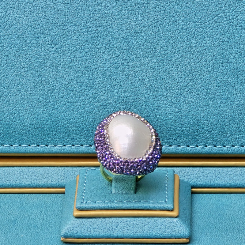 Ring with Mother of pearl and light purple  Austrian Crystals