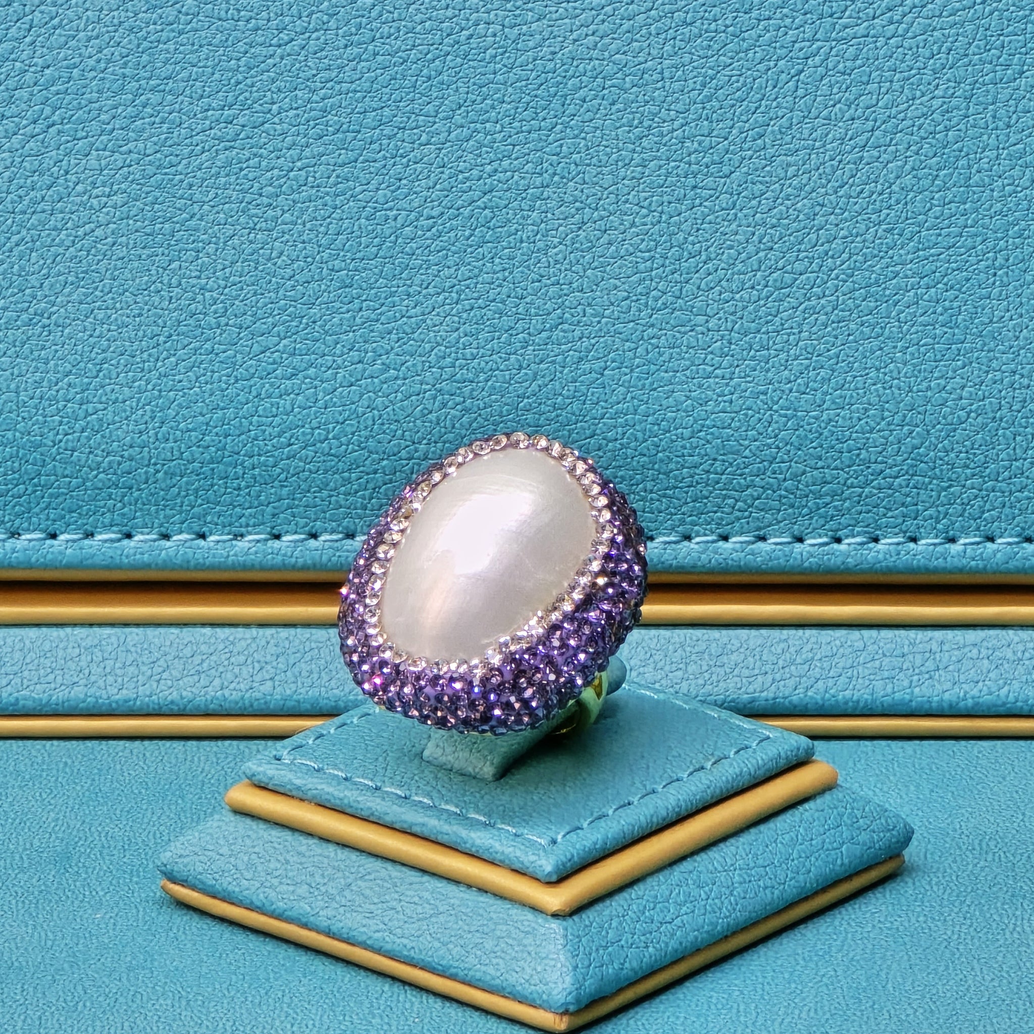 Ring with Mother of pearl and light purple  Austrian Crystals