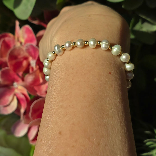 Adjustable White Pearl bracelet with round crystal charms