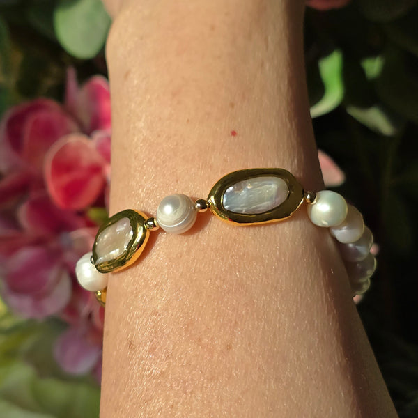 Rectangular and round Freshwater Pearl Bracelet with Gold-Plated Accents