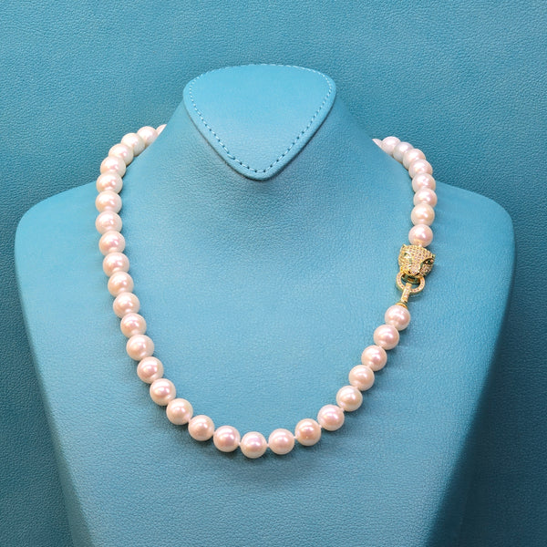 Freshwater Pearl and Tiger Head Necklace