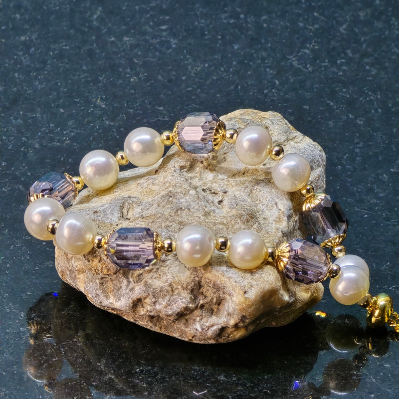 Adjustable White Pearl bracelet with Austrian crystal beads