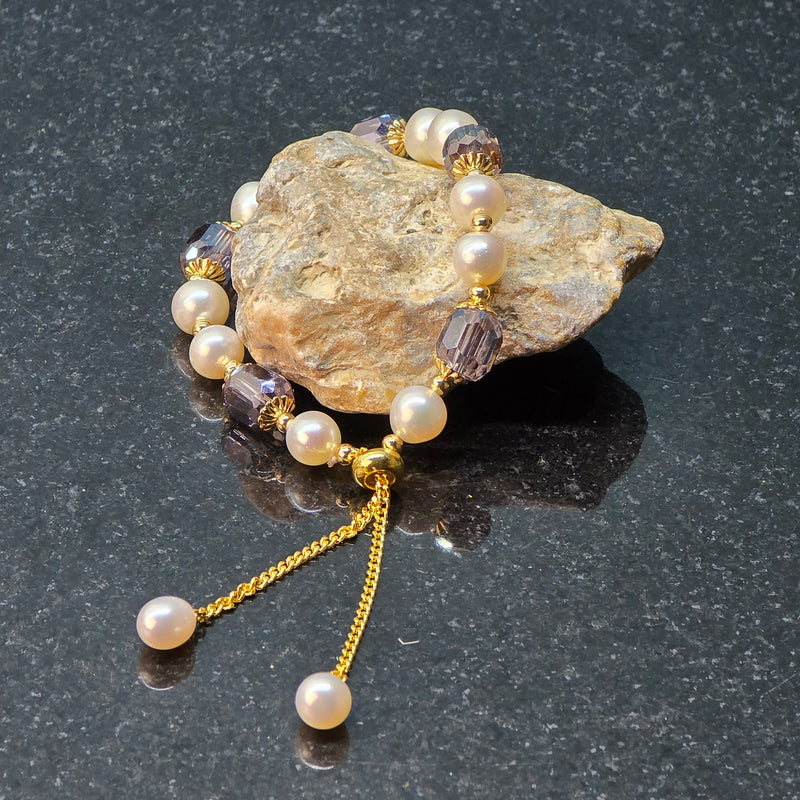 Adjustable White Pearl bracelet with Austrian crystal beads