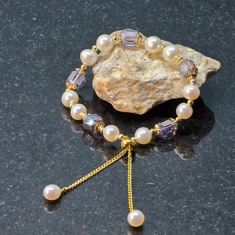 Adjustable White Pearl bracelet with Austrian crystal beads