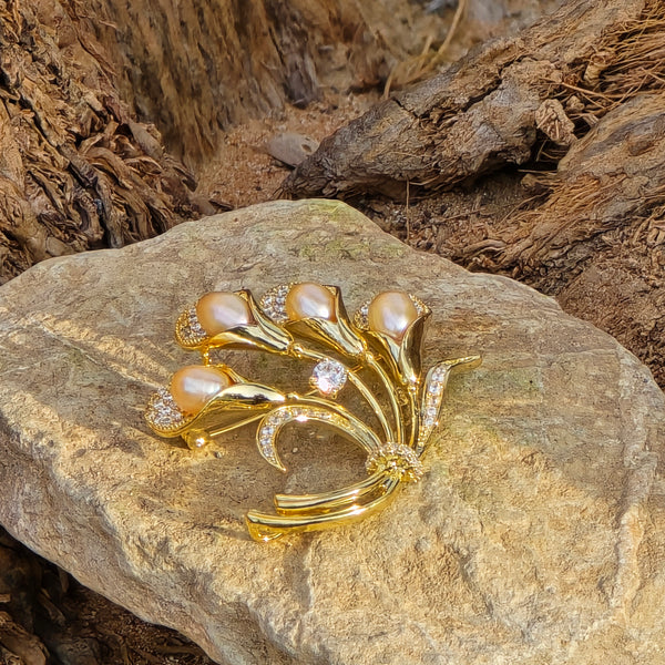 Pink bouquet pearl brooch