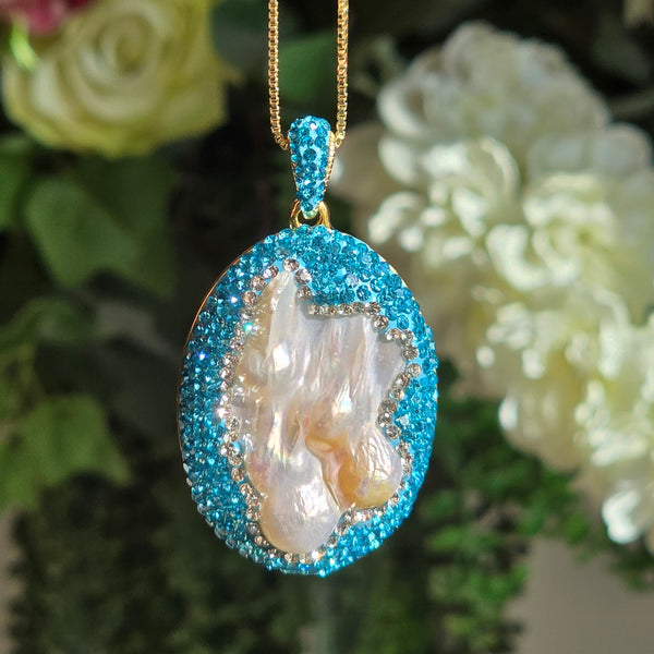 Freshwater pearl pendant with Light Blue Austrian Crystals