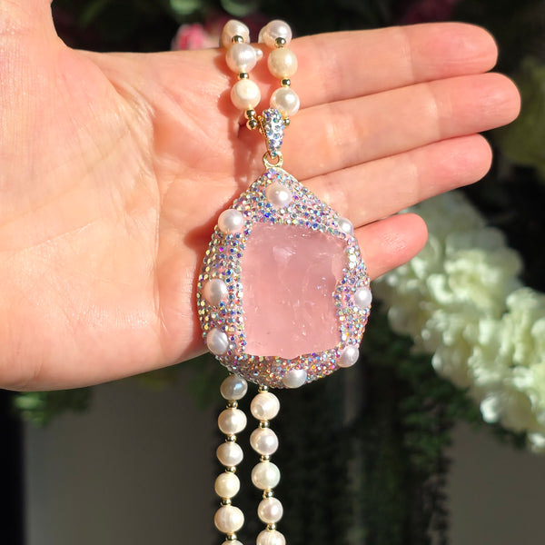 Necklace with Rosequartz, Austrian Crystals and Freshwater Pearls