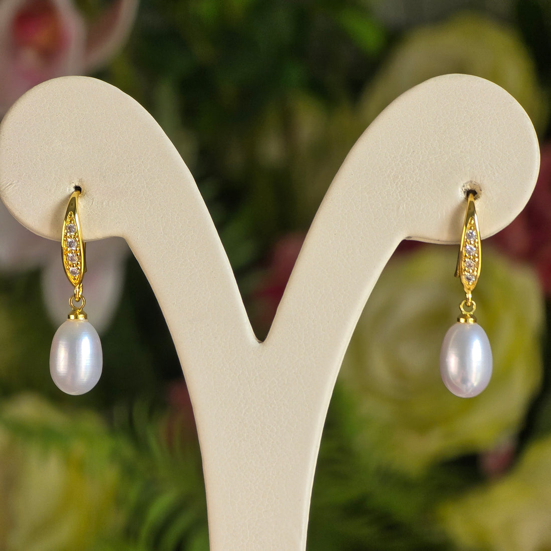 White freshwater dangle earring