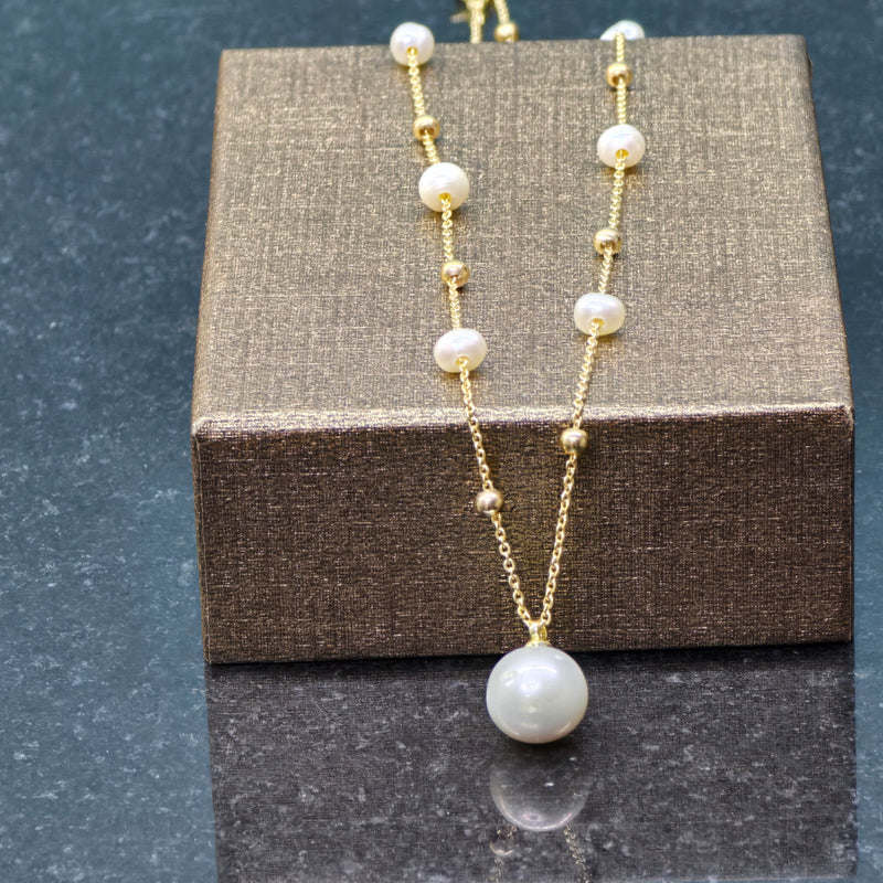 Golden Glow white Pearl necklace