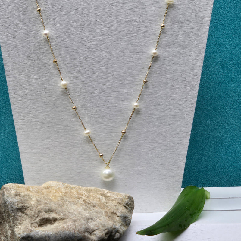 Golden Glow white Pearl necklace