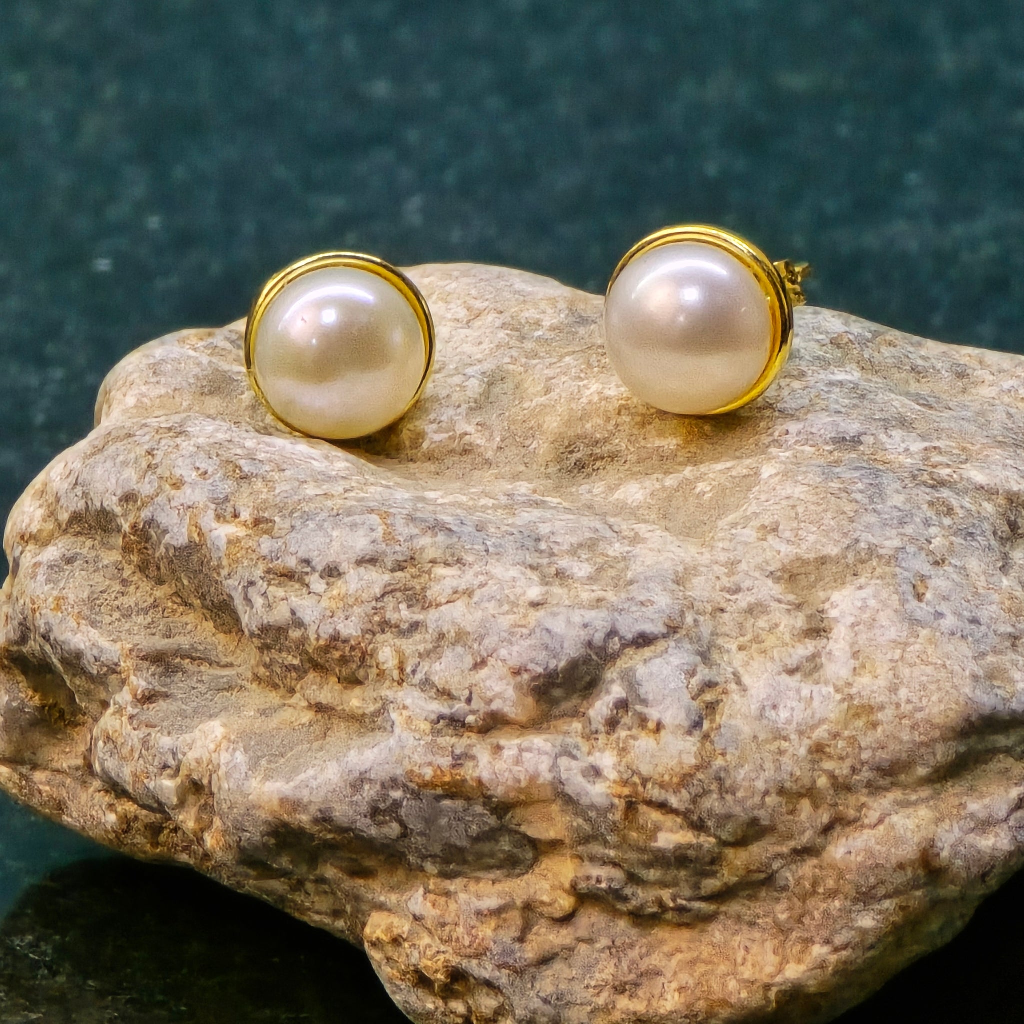Gold plated Classic Pearl Earrings