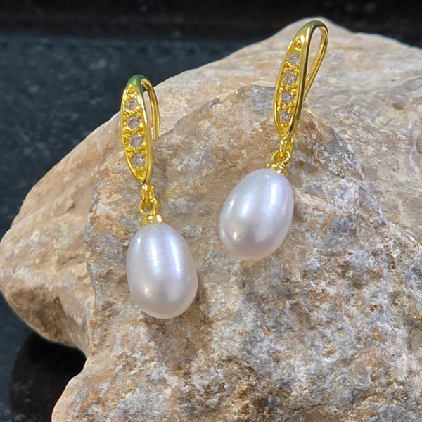 White freshwater dangle earring