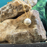 Golden Glow white Pearl necklace