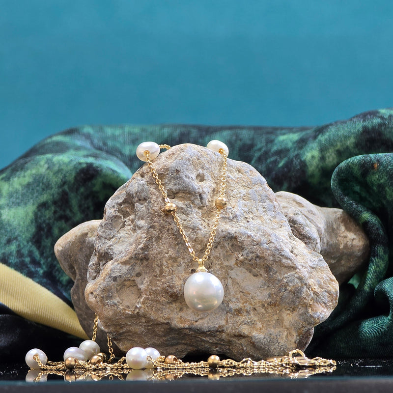 Golden Glow white Pearl necklace