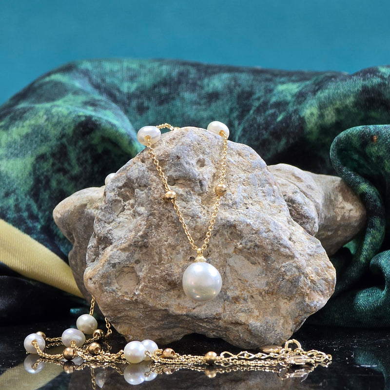 Golden Glow white Pearl necklace