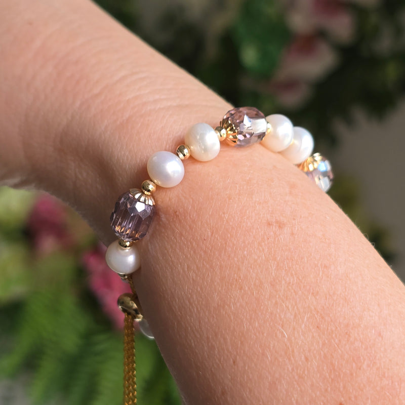 Adjustable White Pearl bracelet with Austrian crystal beads