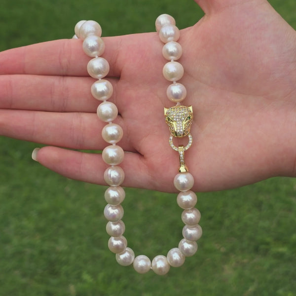 Freshwater Pearl and Tiger Head Necklace