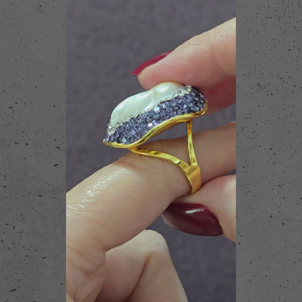 Ring with Mother of pearl and light purple  Austrian Crystals